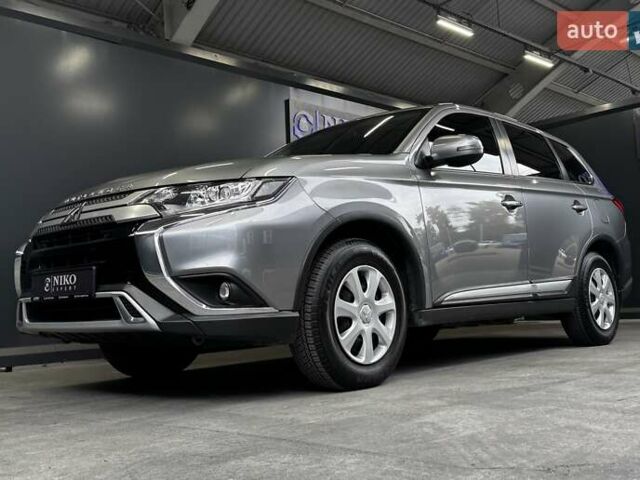 Серый Мицубиси Аутлендер, объемом двигателя 2 л и пробегом 91 тыс. км за 19000 $, фото 12 на Automoto.ua