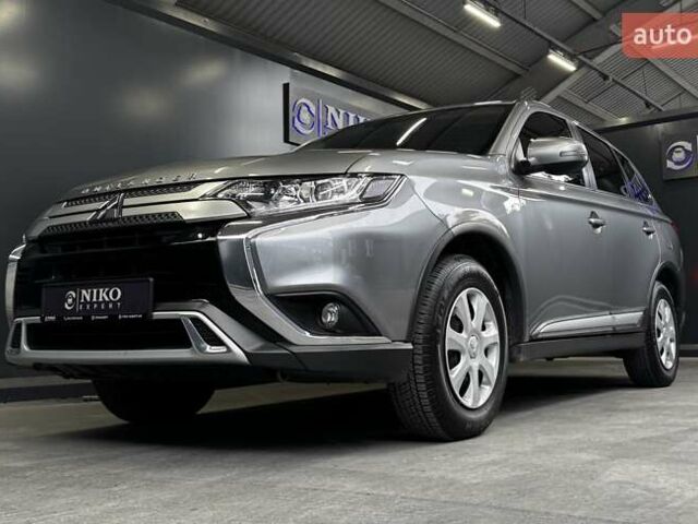 Серый Мицубиси Аутлендер, объемом двигателя 2 л и пробегом 91 тыс. км за 19000 $, фото 11 на Automoto.ua