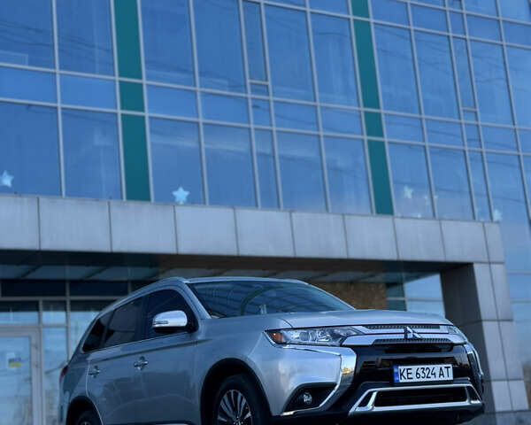Міцубісі Аутлендер 2020 у Дніпро (Дніпропетровську) на Automoto.ua Сірий Міцубісі Аутлендер, об'ємом двигуна 2.36 л та пробігом 29 тис. км за 25500 $, фото 13 на Automoto.ua