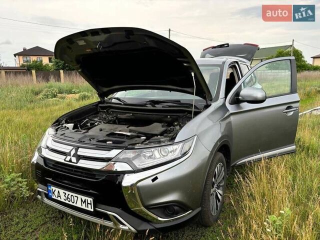 Сірий Міцубісі Аутлендер, об'ємом двигуна 2.36 л та пробігом 91 тис. км за 21150 $, фото 17 на Automoto.ua