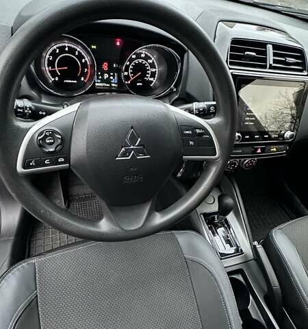 Серый Мицубиси Аутлендер, объемом двигателя 2 л и пробегом 70 тыс. км за 16899 $, фото 17 на Automoto.ua