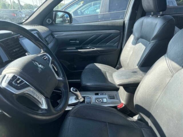 Сірий Міцубісі Аутлендер, об'ємом двигуна 2 л та пробігом 37 тис. км за 16800 $, фото 8 на Automoto.ua