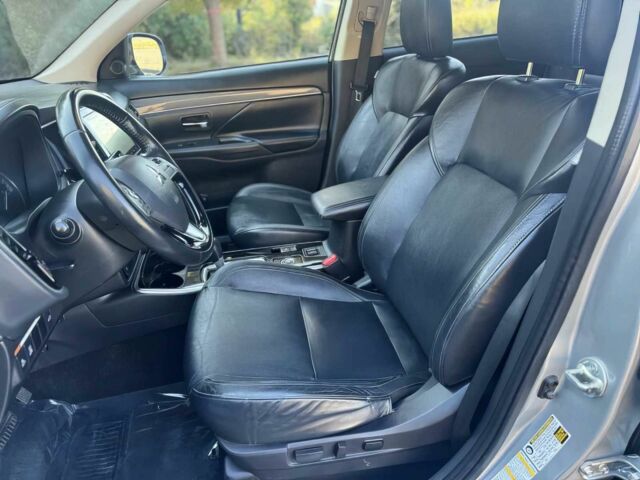 Сірий Міцубісі Аутлендер, об'ємом двигуна 2.4 л та пробігом 33 тис. км за 3000 $, фото 9 на Automoto.ua