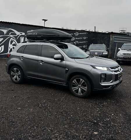 Серый Мицубиси Аутлендер, объемом двигателя 2 л и пробегом 70 тыс. км за 16899 $, фото 3 на Automoto.ua