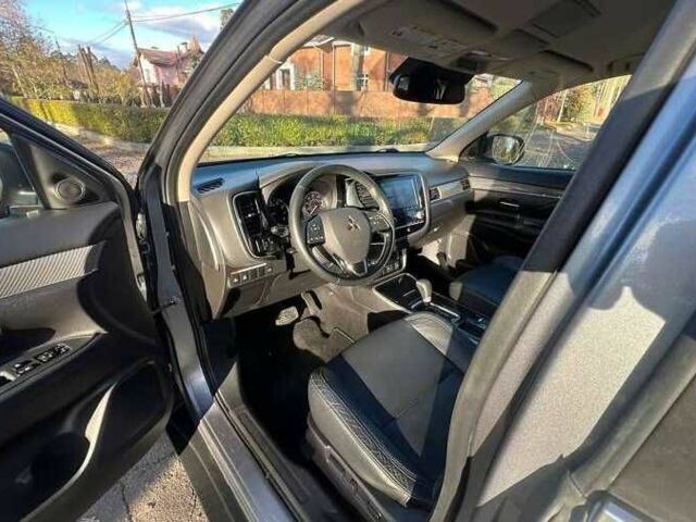 Сірий Міцубісі Аутлендер, об'ємом двигуна 2.4 л та пробігом 120 тис. км за 21200 $, фото 5 на Automoto.ua