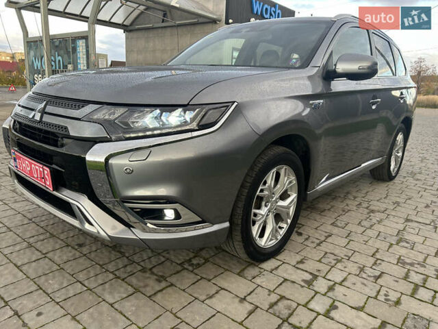 Сірий Міцубісі Аутлендер, об'ємом двигуна 0 л та пробігом 157 тис. км за 25900 $, фото 2 на Automoto.ua