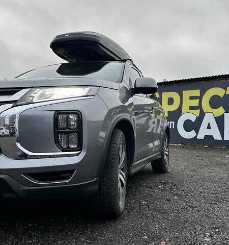 Серый Мицубиси Аутлендер, объемом двигателя 2 л и пробегом 70 тыс. км за 16899 $, фото 4 на Automoto.ua