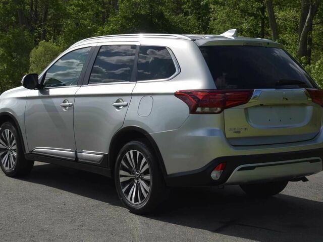 Серый Мицубиси Аутлендер, объемом двигателя 2.4 л и пробегом 35 тыс. км за 7600 $, фото 4 на Automoto.ua