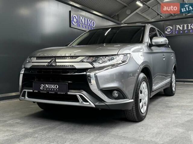 Серый Мицубиси Аутлендер, объемом двигателя 2 л и пробегом 91 тыс. км за 19000 $, фото 8 на Automoto.ua