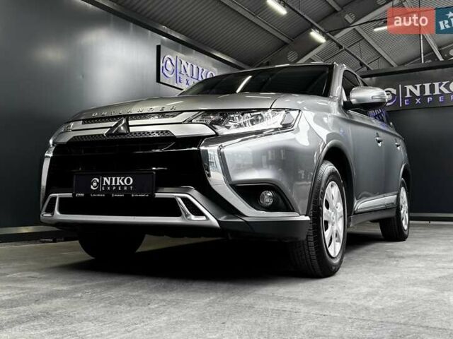 Серый Мицубиси Аутлендер, объемом двигателя 2 л и пробегом 91 тыс. км за 19000 $, фото 9 на Automoto.ua