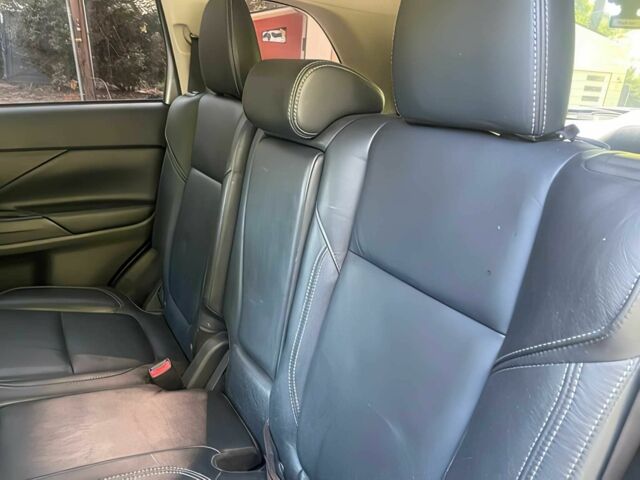 Серый Мицубиси Аутлендер, объемом двигателя 2.4 л и пробегом 35 тыс. км за 5100 $, фото 12 на Automoto.ua