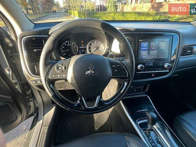 Серый Мицубиси Аутлендер, объемом двигателя 2.4 л и пробегом 120 тыс. км за 23200 $, фото 9 на Automoto.ua
