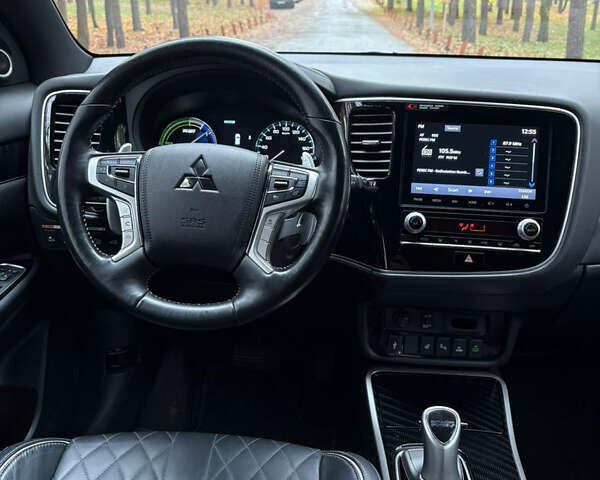 Серый Мицубиси Аутлендер, объемом двигателя 2.36 л и пробегом 179 тыс. км за 24900 $, фото 15 на Automoto.ua