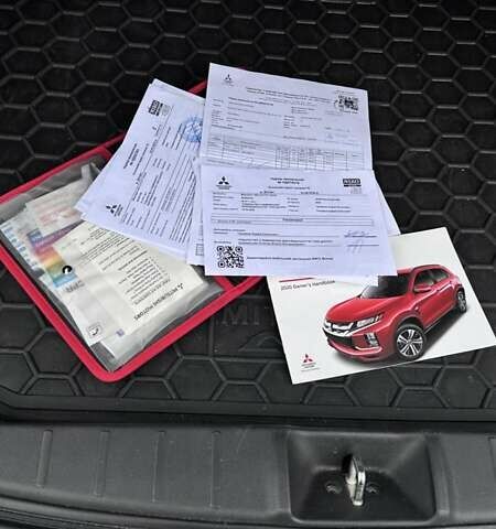 Серый Мицубиси Аутлендер, объемом двигателя 2 л и пробегом 70 тыс. км за 16899 $, фото 15 на Automoto.ua