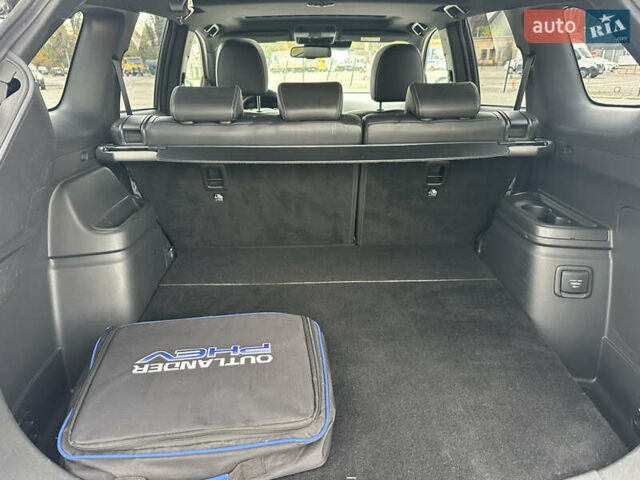 Сірий Міцубісі Аутлендер, об'ємом двигуна 2.36 л та пробігом 179 тис. км за 24950 $, фото 17 на Automoto.ua