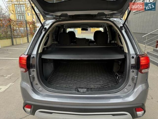 Сірий Міцубісі Аутлендер, об'ємом двигуна 2.36 л та пробігом 136 тис. км за 14800 $, фото 20 на Automoto.ua