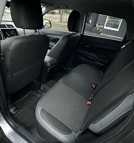 Серый Мицубиси Аутлендер, объемом двигателя 2 л и пробегом 70 тыс. км за 16899 $, фото 22 на Automoto.ua