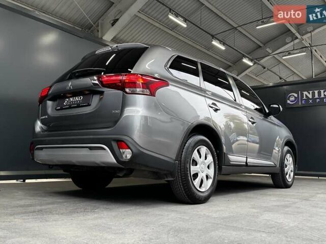 Серый Мицубиси Аутлендер, объемом двигателя 2 л и пробегом 91 тыс. км за 19000 $, фото 20 на Automoto.ua