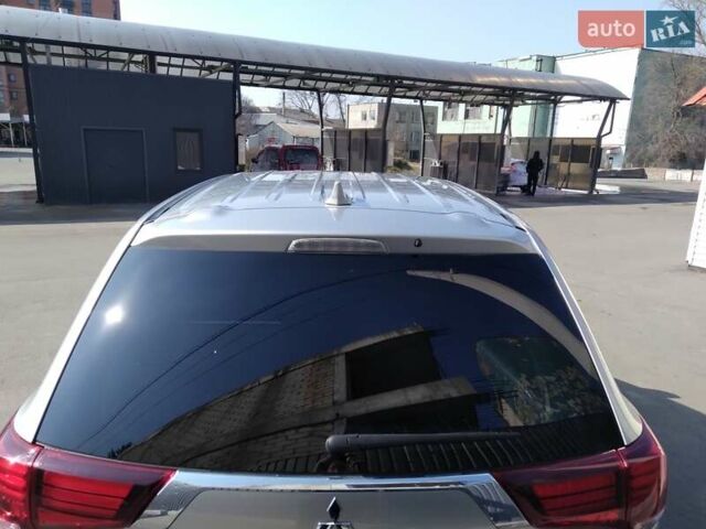 Серый Мицубиси Аутлендер, объемом двигателя 2 л и пробегом 32 тыс. км за 21000 $, фото 3 на Automoto.ua