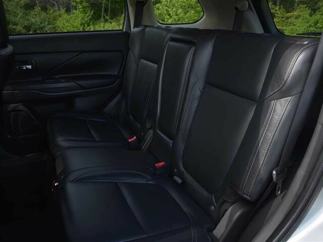 Серый Мицубиси Аутлендер, объемом двигателя 2.4 л и пробегом 35 тыс. км за 7600 $, фото 10 на Automoto.ua