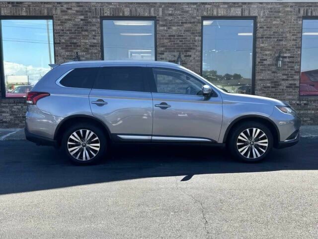 Сірий Міцубісі Аутлендер, об'ємом двигуна 3 л та пробігом 37 тис. км за 6100 $, фото 7 на Automoto.ua