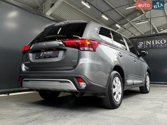 Серый Мицубиси Аутлендер, объемом двигателя 2 л и пробегом 91 тыс. км за 19000 $, фото 18 на Automoto.ua