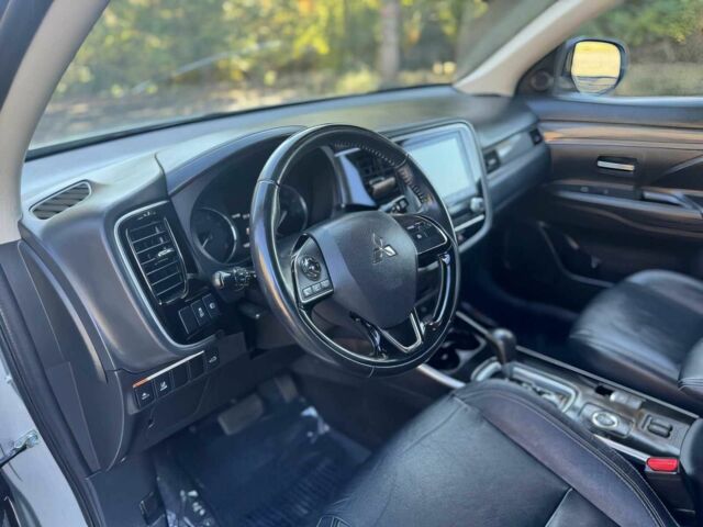 Сірий Міцубісі Аутлендер, об'ємом двигуна 2.4 л та пробігом 33 тис. км за 3000 $, фото 10 на Automoto.ua