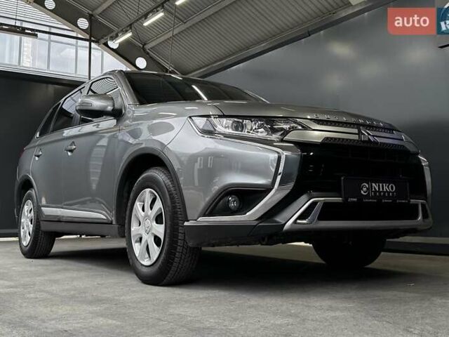 Серый Мицубиси Аутлендер, объемом двигателя 2 л и пробегом 91 тыс. км за 19000 $, фото 26 на Automoto.ua