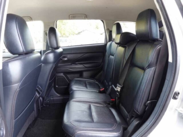 Сірий Міцубісі Аутлендер, об'ємом двигуна 2.4 л та пробігом 49 тис. км за 12100 $, фото 10 на Automoto.ua