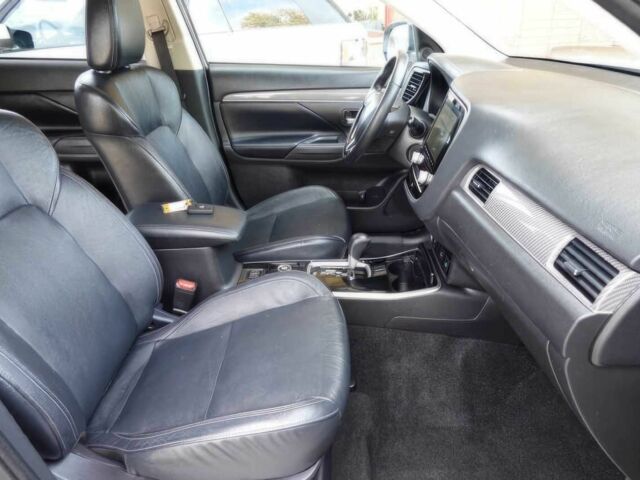 Сірий Міцубісі Аутлендер, об'ємом двигуна 2.4 л та пробігом 49 тис. км за 12100 $, фото 9 на Automoto.ua