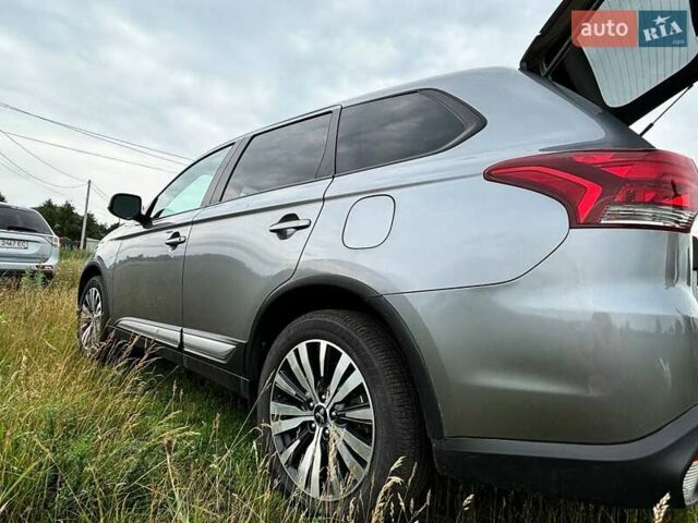 Сірий Міцубісі Аутлендер, об'ємом двигуна 2.36 л та пробігом 91 тис. км за 21150 $, фото 12 на Automoto.ua