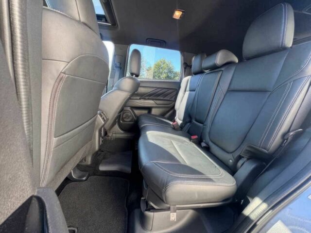 Сірий Міцубісі Аутлендер, об'ємом двигуна 2 л та пробігом 37 тис. км за 16800 $, фото 10 на Automoto.ua