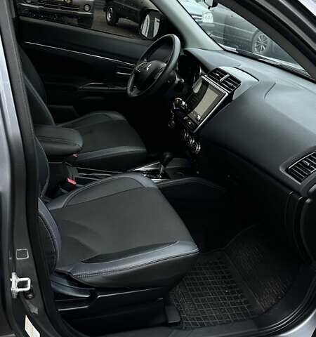 Серый Мицубиси Аутлендер, объемом двигателя 2 л и пробегом 70 тыс. км за 16899 $, фото 13 на Automoto.ua