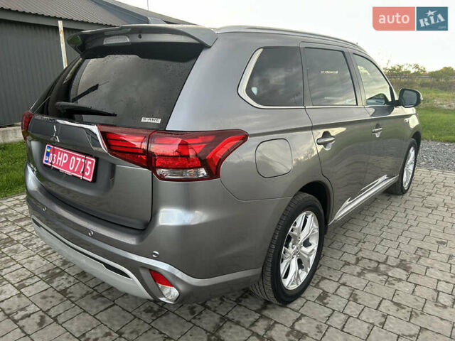 Сірий Міцубісі Аутлендер, об'ємом двигуна 0 л та пробігом 157 тис. км за 25900 $, фото 5 на Automoto.ua