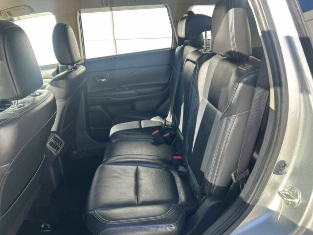 Сірий Міцубісі Аутлендер, об'ємом двигуна 2.4 л та пробігом 39 тис. км за 8000 $, фото 9 на Automoto.ua