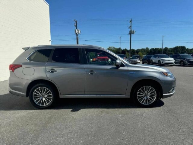 Серый Мицубиси Аутлендер, объемом двигателя 2 л и пробегом 37 тыс. км за 13400 $, фото 3 на Automoto.ua