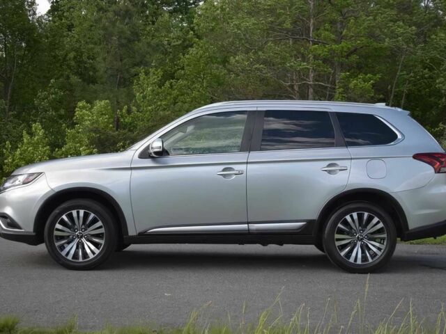 Серый Мицубиси Аутлендер, объемом двигателя 2.4 л и пробегом 35 тыс. км за 7600 $, фото 3 на Automoto.ua