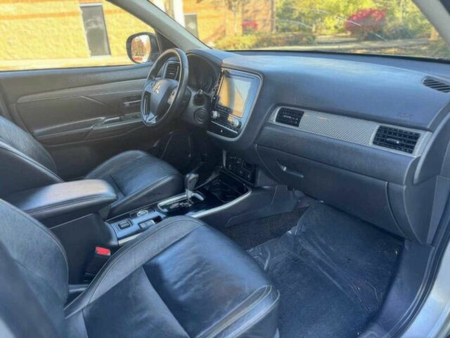 Сірий Міцубісі Аутлендер, об'ємом двигуна 2.4 л та пробігом 33 тис. км за 3000 $, фото 8 на Automoto.ua