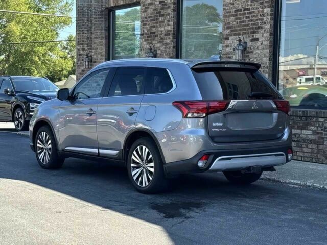 Сірий Міцубісі Аутлендер, об'ємом двигуна 3 л та пробігом 37 тис. км за 6100 $, фото 4 на Automoto.ua