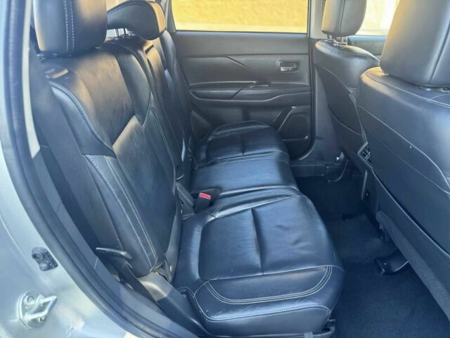 Сірий Міцубісі Аутлендер, об'ємом двигуна 2.4 л та пробігом 33 тис. км за 3000 $, фото 12 на Automoto.ua