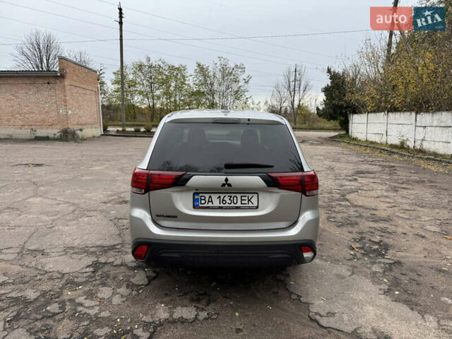 Мицубиси Аутлендер 2020 в Кропивницком (Кировограде) на Automoto.ua Серый Мицубиси Аутлендер, объемом двигателя 2 л и пробегом 100 тыс. км за 18300 $, фото 1 на Automoto.ua