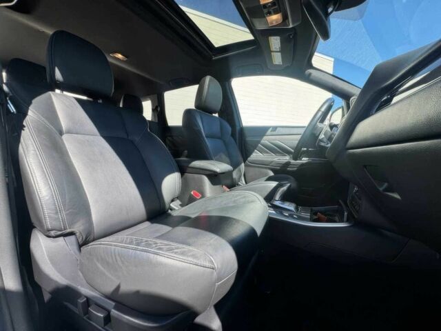 Серый Мицубиси Аутлендер, объемом двигателя 2 л и пробегом 37 тыс. км за 13400 $, фото 8 на Automoto.ua