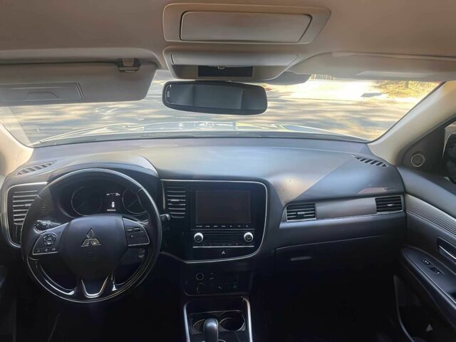 Серый Мицубиси Аутлендер, объемом двигателя 2.4 л и пробегом 35 тыс. км за 5100 $, фото 8 на Automoto.ua