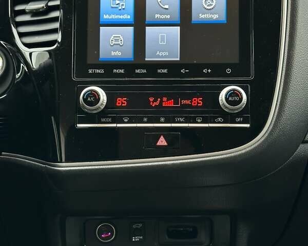 Серый Мицубиси Аутлендер, объемом двигателя 2.36 л и пробегом 130 тыс. км за 17300 $, фото 9 на Automoto.ua