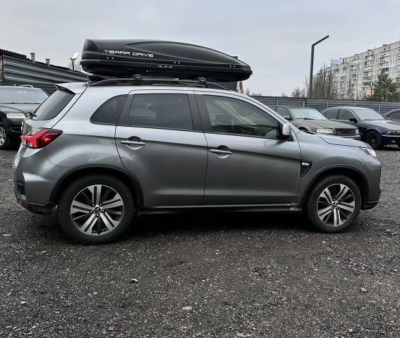 Серый Мицубиси Аутлендер, объемом двигателя 2 л и пробегом 70 тыс. км за 16799 $, фото 3 на Automoto.ua