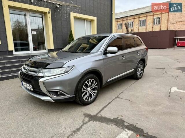 Сірий Міцубісі Аутлендер, об'ємом двигуна 2.36 л та пробігом 136 тис. км за 14800 $, фото 1 на Automoto.ua