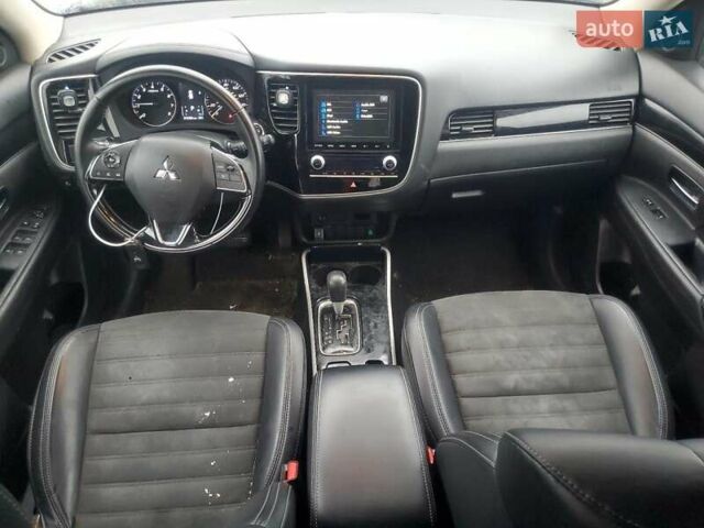 Серый Мицубиси Аутлендер, объемом двигателя 2.36 л и пробегом 112 тыс. км за 2900 $, фото 7 на Automoto.ua