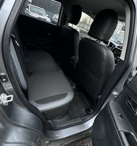 Серый Мицубиси Аутлендер, объемом двигателя 2 л и пробегом 70 тыс. км за 16899 $, фото 16 на Automoto.ua