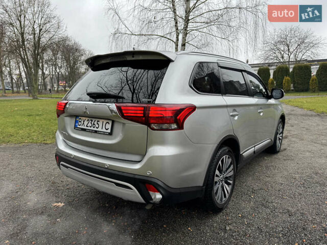 Серый Мицубиси Аутлендер, объемом двигателя 2.36 л и пробегом 142 тыс. км за 21500 $, фото 6 на Automoto.ua