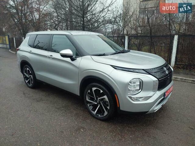 Серый Мицубиси Аутлендер, объемом двигателя 2.49 л и пробегом 54 тыс. км за 24900 $, фото 5 на Automoto.ua